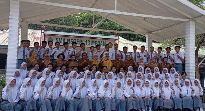 128_siswa_sma_negeri_13_medan_lolos_ke_ptn_satu_beasiswa_ke_cina