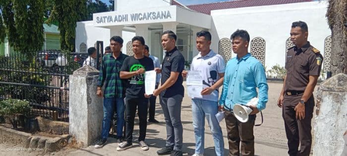 dipicu_dugaan_korupsi_proyek_jalan_mahasiswa_geruduk_kejari_palas