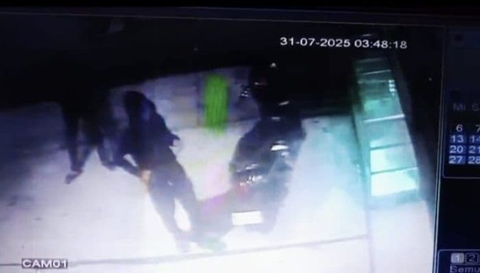 begal_bersenjata_klewang_serang_warnet_di_binjai_utara_motor_pengunjung_raib