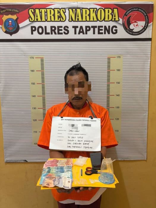 polisi_tangkap_pengedar_sabu_di_kedai_tuak_desa_pahieme_tapteng