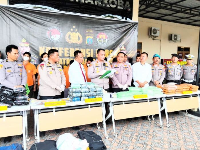 polres_batu_bara_gagalkan_penyelundupan_29_kg_sabu_dan_60_ribu_butir_ekstasi