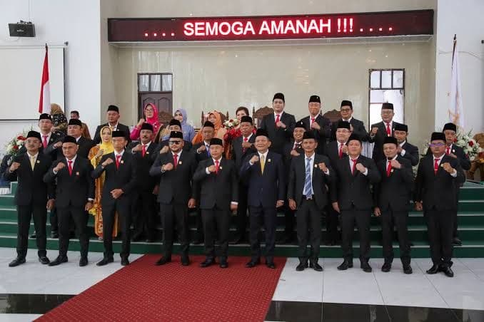 anggota_dprd_pematangsiantar_terima_pendapatan_hampir_rp40_juta_per_bulan