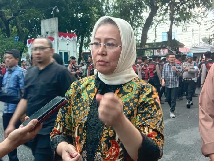 dprd_sumut_tindaklanjuti_tuntutan_mahasiswa_kesejahteraan_guru_honor_dibahas_di_rapbd_2026