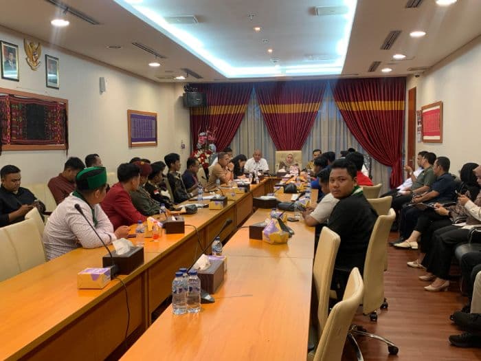 mahasiswa_cipayung_plus_datangi_dprd_sumut_bahas_tppo_hingga_kritik_program_dewan