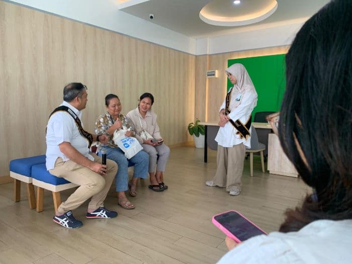 peserta_bpjs_ketenagakerjaan_dilayani_sepenuh_hati_di_hari_pelanggan_nasional_2025
