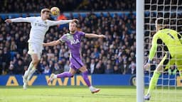 babak_pertama_leeds_united_vs_tottenham_hotspur_berakhir_imbang_11_tel_dan_okafor_saling_balas_gol_di_elland_road