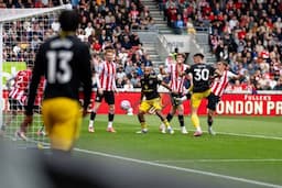 manchester_united_vs_sunderland_gol_mason_mount_dan_eko_bawa_setan_merah_unggul_20_di_babak_pertama