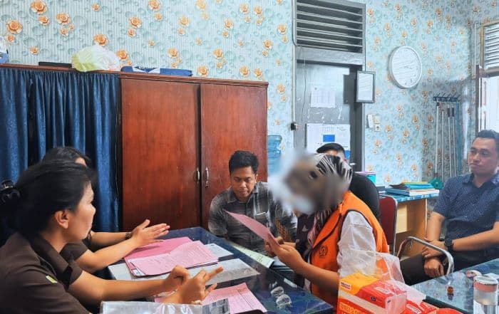 kejari_belawan_terima_pelimpahan_tahap_ii_tiga_tersangka_korupsi_dana_bos_sman_16_medan