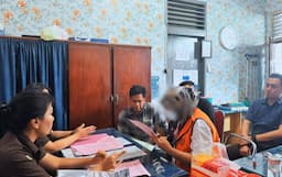 kejari_belawan_terima_pelimpahan_tahap_ii_tiga_tersangka_korupsi_dana_bos_sman_16_medan