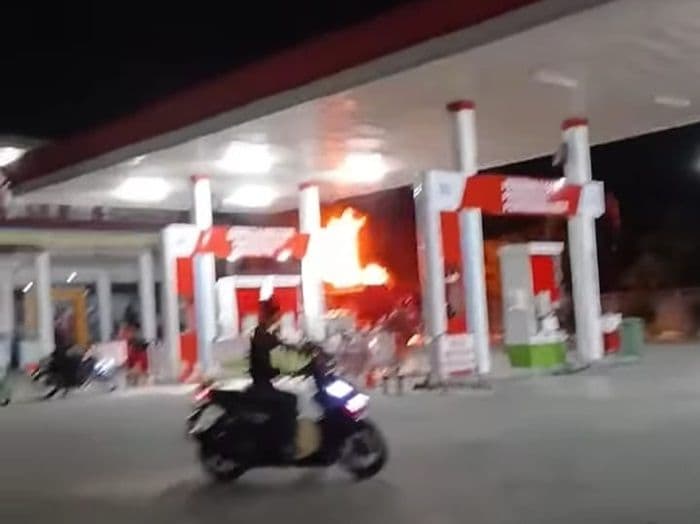 spbu_beringin_deli_serdang_terbakar_saat_pengisian_bbm_diduga_korsleting_truk_tangki