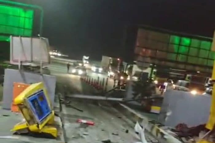 kecelakaan_beruntun_di_gerbang_tol_korlantas_polri_turunkan_tim_taa