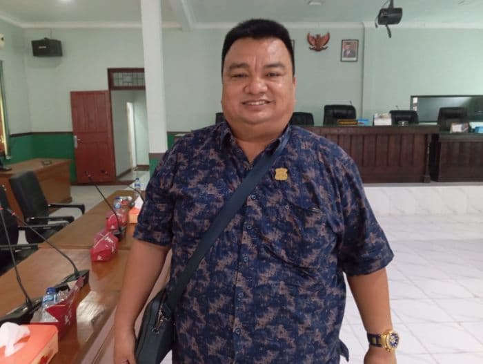 dprd_siantar_pertanyakan_alasan_pencopotan_kadis_p3a