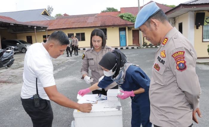 polres_siantar_gelar_tes_urine_mendadak_ada_narkoba_