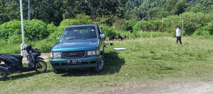 disdik_sumut_ditolak_usai_pasang_plang_di_lapangan_mini_balige