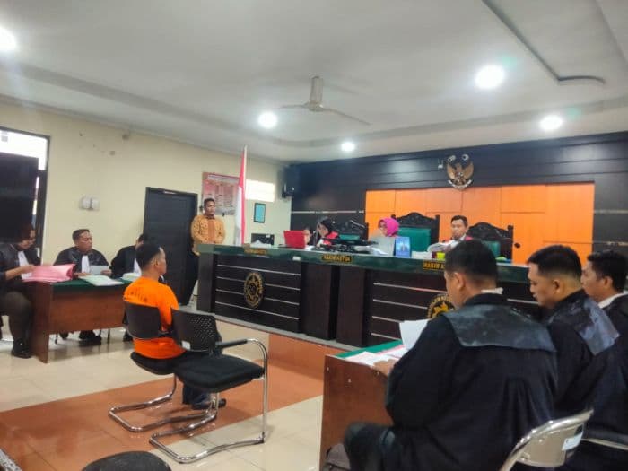 belajar_dari_internet_amir_jual_sisik_trenggiling_beromzet_miliaran_rupiah