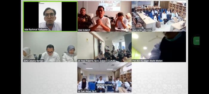 wujud_protes_pemberhentian_dokter_rizky_idai_gelar_doa_bersama