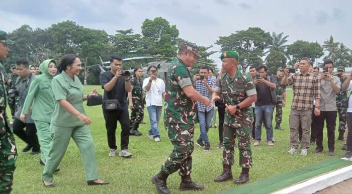 kunjungi_korem_022_pantai_timur_kasad_ajak_prajurit_pegang_teguh_loyalitas_dan_cinta_keluarga