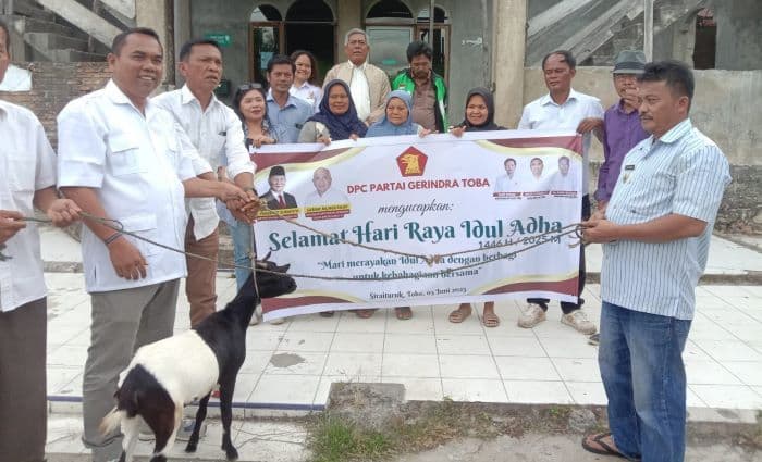 pemberian_hewan_kurban_jadi_agenda_tahunan_gerindra_toba