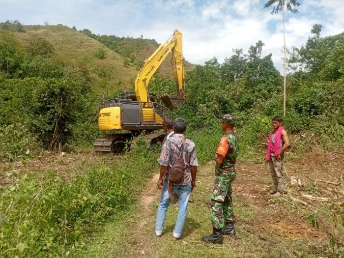 warga_empat_desa_di_paluta_desak_polisi_usut_perusakan_lahan_ternak