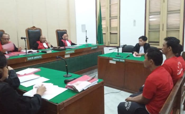 aniaya_mandor_bus_sutra_tiga_preman_dituntut_35_tahun_penjara_