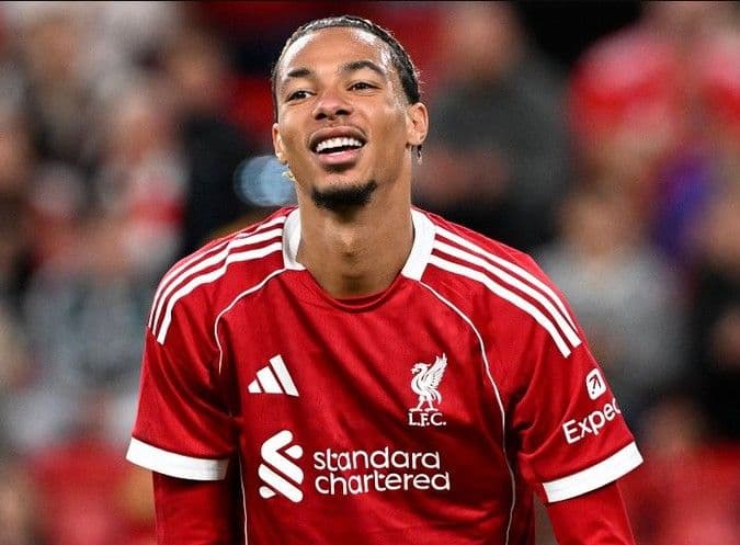 hugo_ekitike_incar_trofi_perdana_bersama_liverpool_di_community_shield