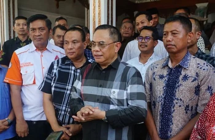 kenaikan_pbbp2_250_persen_bupati_pati_tuai_protes_dan_tantang_demonstran