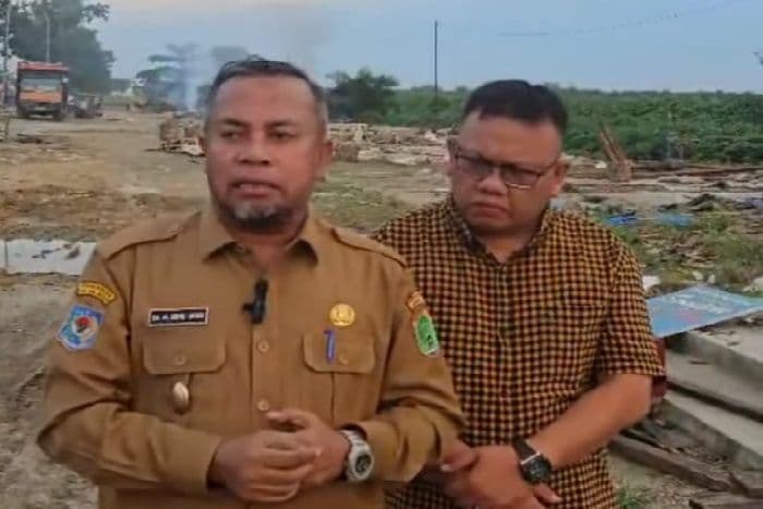 pemkab_labura_apresiasi_warga_bongkar_sendiri_bangunan_di_jalur_dua_aekkanopan