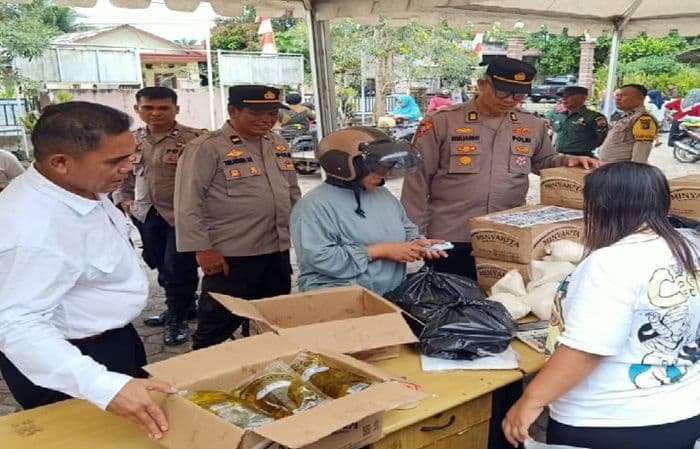 polres_tebing_tinggi_dan_bulog_gelar_gerakan_pangan_murah_di_padang_hilir