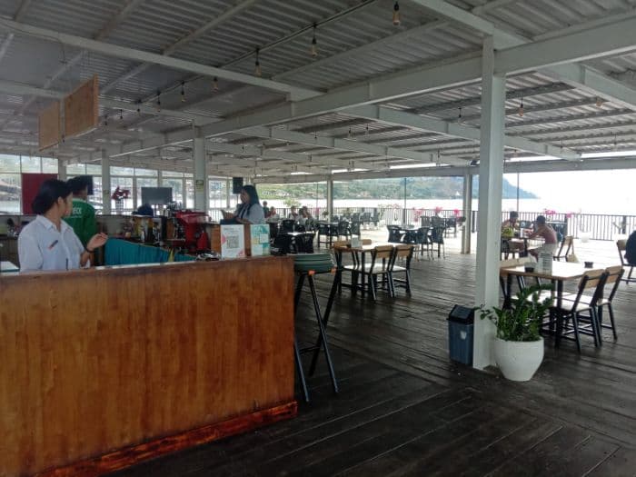 wisata_kuliner_di_danau_toba_mulai_diminati_kembali