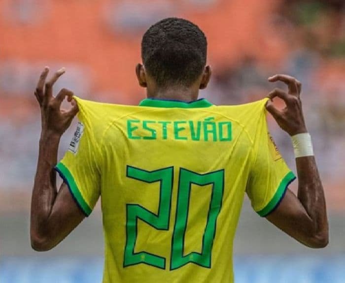 brasil_vs_chili_estevo_antar_selecao_unggul_10_di_babak_pertama