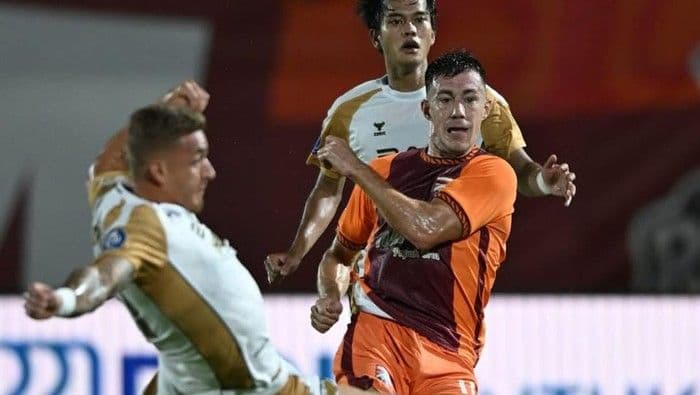 borneo_samarinda_hajar_dewa_united_40_di_liga_super_putaran_11_