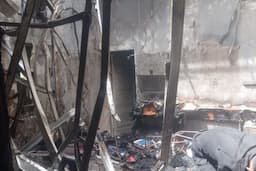 lbh_medan_nilai_kebakaran_rumah_hakim_khamozaro_waruwu_ancaman_serius