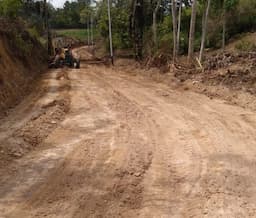 pekerjaan_pelebaran_jalan_amborgangpardinggaran_di_toba_terhenti_garagara_penolakan_warga