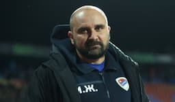 pelatih_radnicki_mladen_zizovich_meninggal_dunia_saat_laga_liga_serbia