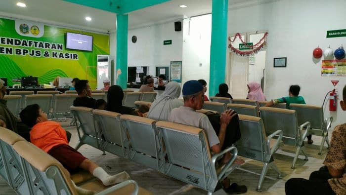 ratusan_pasien_manfaatkan_program_uhc_prioritas_sumut_di_rsu_haji_medan_