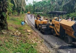 sepanjang_310_meter_jalan_desa_musam_pembangunan_dihotmix_pemkab_langkat