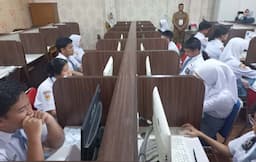 tka_perdana_di_sman_1_medan_siswa_akui_panik_banyak_soal_di_luar_ekspektasi