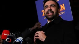 tumbangkan_andrew_cuomo_politisi_muslim_zohran_mamdani_kuasai_new_york