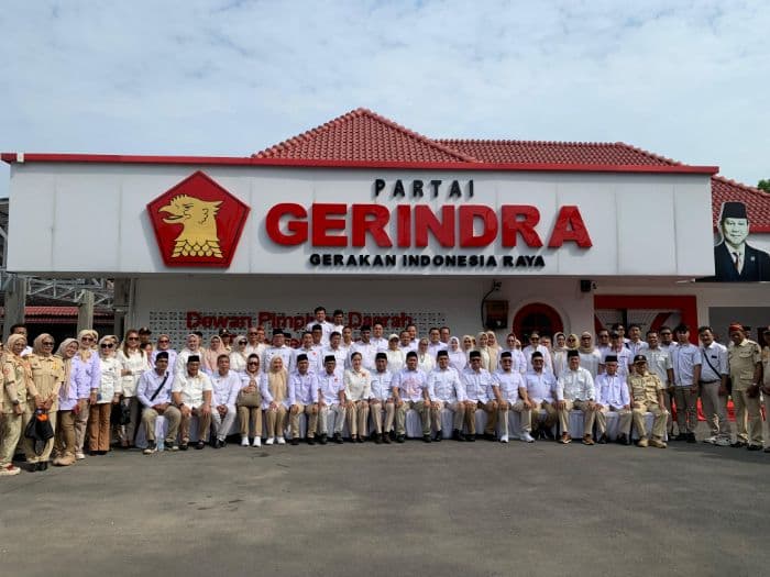 hut_ke17_partai_gerindra_jangan_pernah_tinggalkan_rakyat