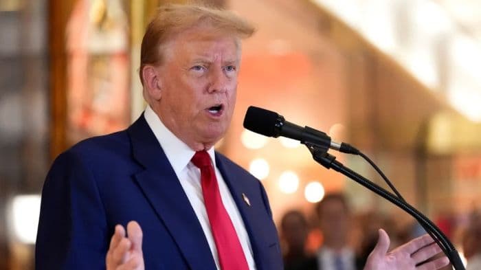 minta_produsen_balik_ke_as_trump_tunda_tarif_impor_mobil_dari_meksikokanada