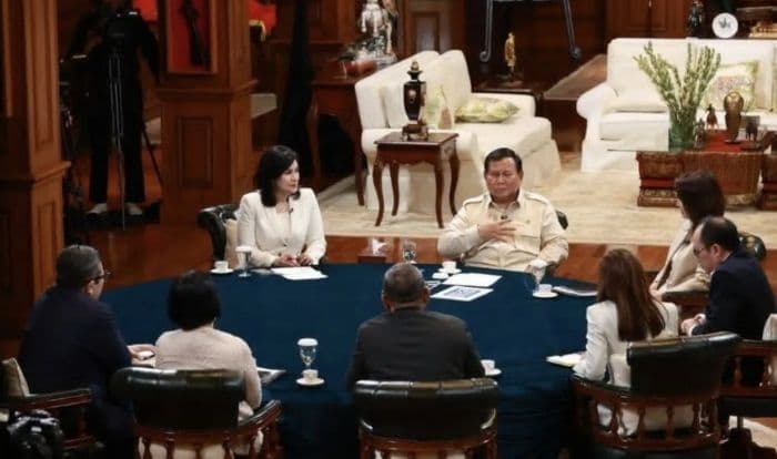 para_pemred_tanyakan_isu_teror_kepala_babi_hingga_kebijakan_trump_ke_prabowo
