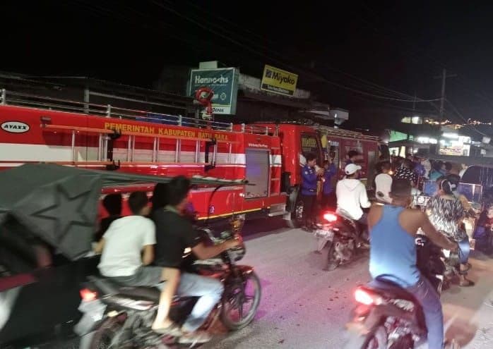 toko_elektronik_di_talawi_terbakar_api_berhasil_dipadamkan_sebelum_menyebar