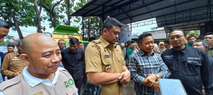 bobby_dorong_gerakan_ekonomis_kelola_sampah_di_tpst_usu_