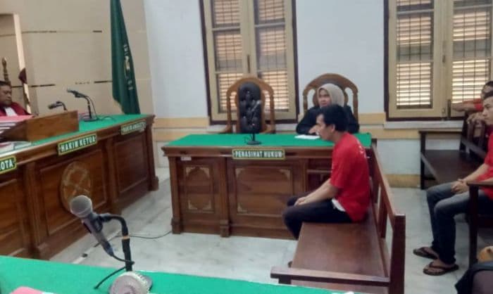 jual_pil_ekstasi_ke_polisi_warga_medan_maimun_dituntut_13_tahun_penjara_