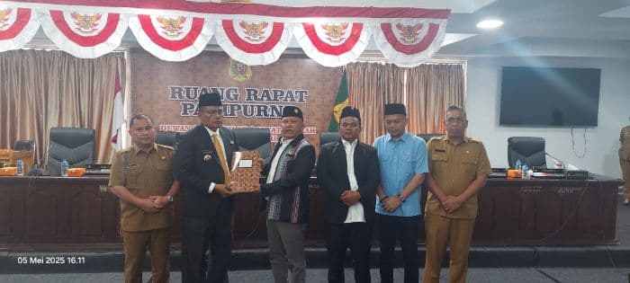 pemkab_dairi_dinilai_abaikan_keputusan_bamus_dprd