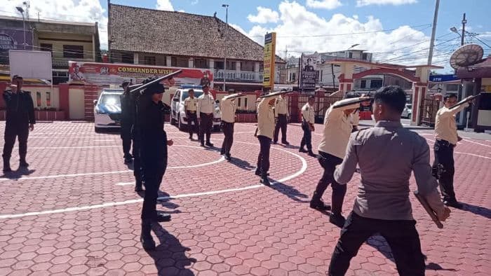 perkuat_keamanan_non_polisi_polres_samosir_latih_petugas_satpam_dan_lapas