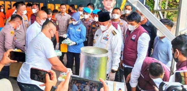 polres_batu_bara_musnahkan_10_kg_sabu_dan_113_butir_ekstasi_dari_tujuh_tersangka