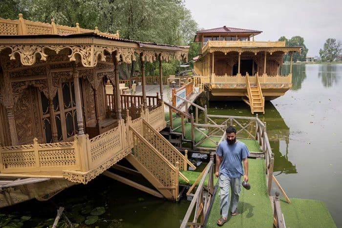 wisata_di_kashmir_dan_pakistan_anjlok_diskon_hotel_dan_rumah_perahu_capai_70