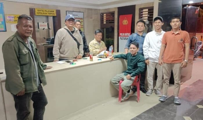 lpui_dan_polsek_medan_labuhan_razia_kafe_diduga_tempat_maksiat_di_labuhan_deli