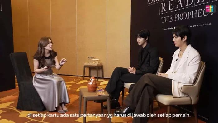 ayu_ting_ting_wawancarai_lee_min_ho_dan_ahn_hyo_seop_di_singapura